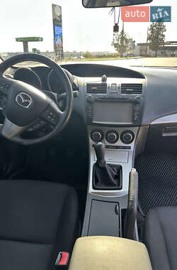 Хэтчбек Mazda 3 2011 в 