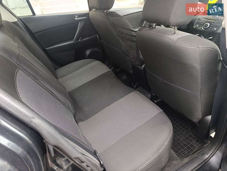 Седан Mazda 3 2012 в Львове