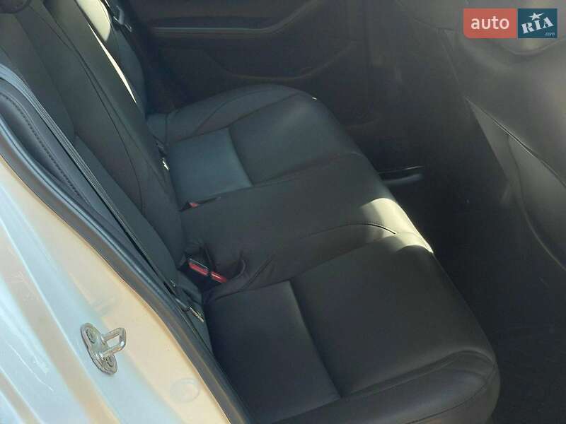 Седан Mazda 3 2021 в Киеве