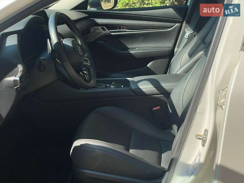 Седан Mazda 3 2021 в Киеве