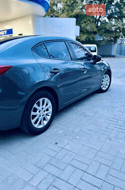 Седан Mazda 3 2016 в 
