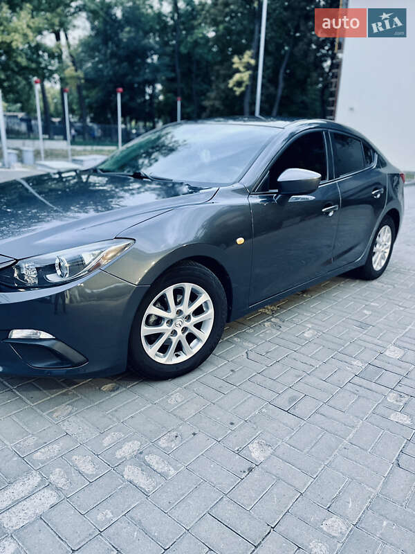 Седан Mazda 3 2016 в Харкові