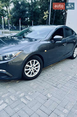 Седан Mazda 3 2016 в 