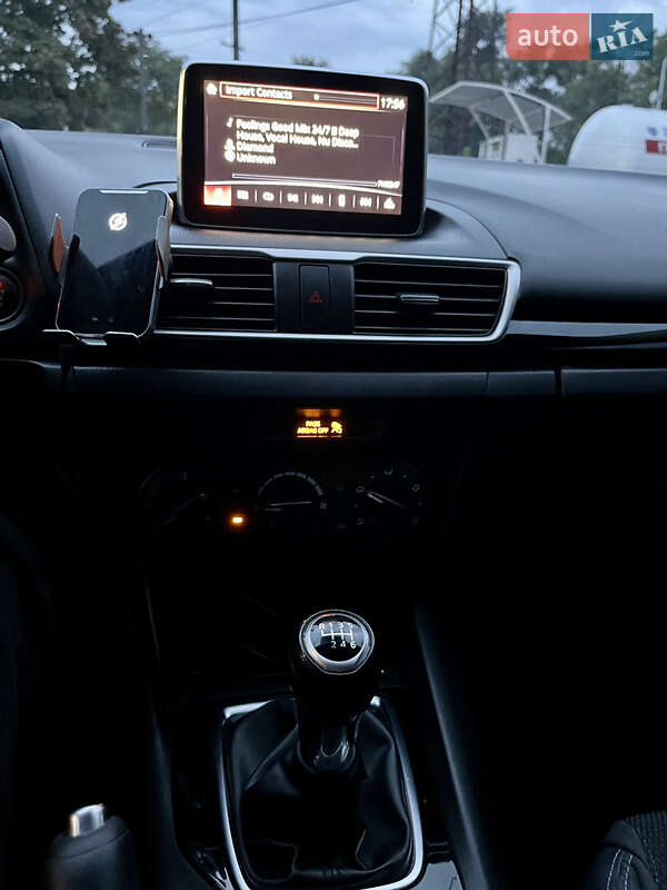 Седан Mazda 3 2016 в Харкові