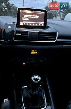 Седан Mazda 3 2016 в 