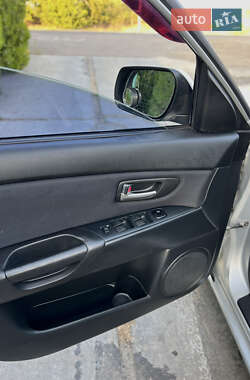 Седан Mazda 3 2005 в 
