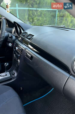 Седан Mazda 3 2005 в 