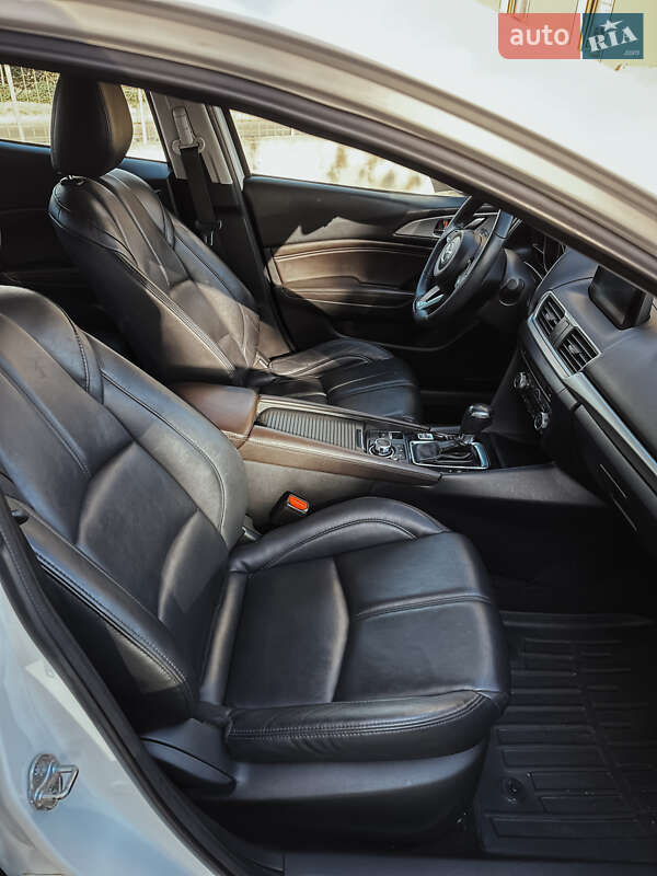 Седан Mazda 3 2018 в Николаеве