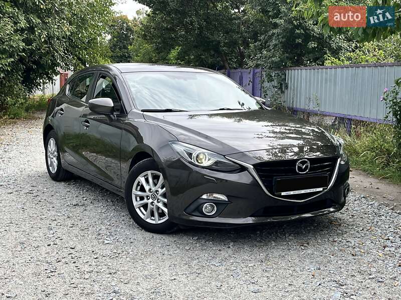Хэтчбек Mazda 3 2015 в 