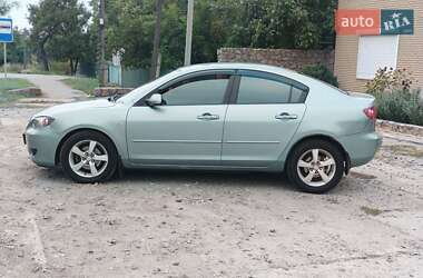 Седан Mazda 3 2004 в 