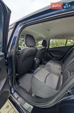 Седан Mazda 3 2016 в 