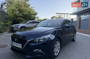 Хэтчбек Mazda 3 2015 в 