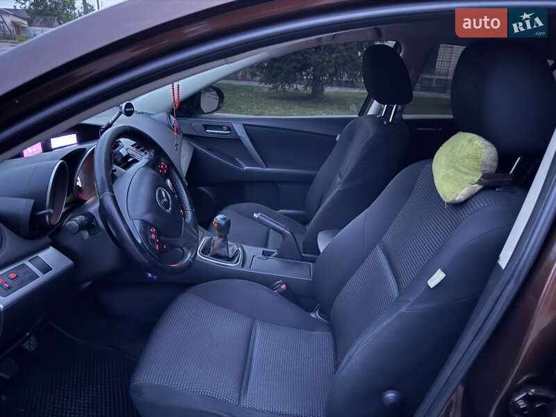 Хэтчбек Mazda 3 2011 в Львове