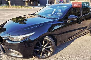 Седан Mazda 3 2017 в 
