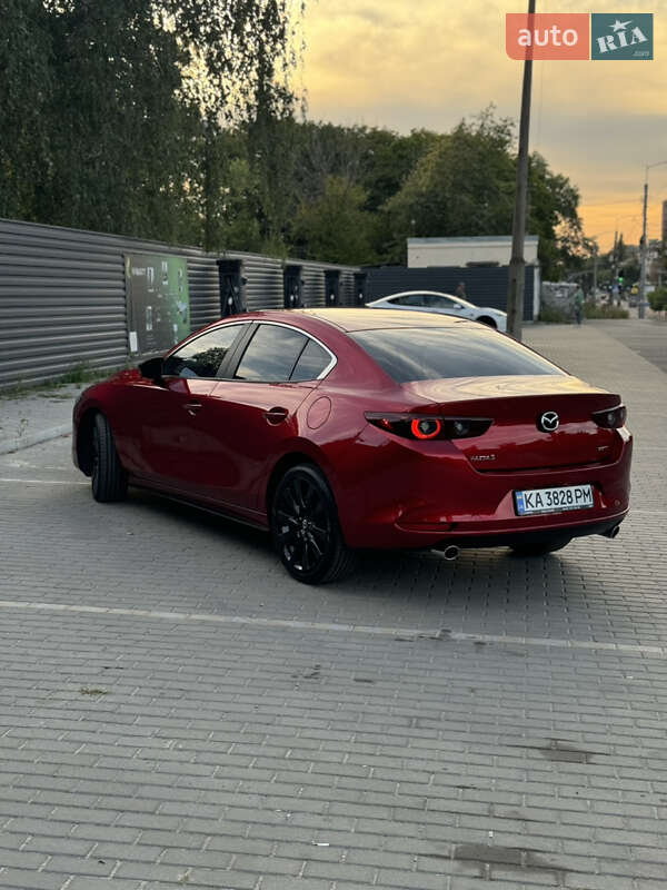 Седан Mazda 3 2023 в Киеве