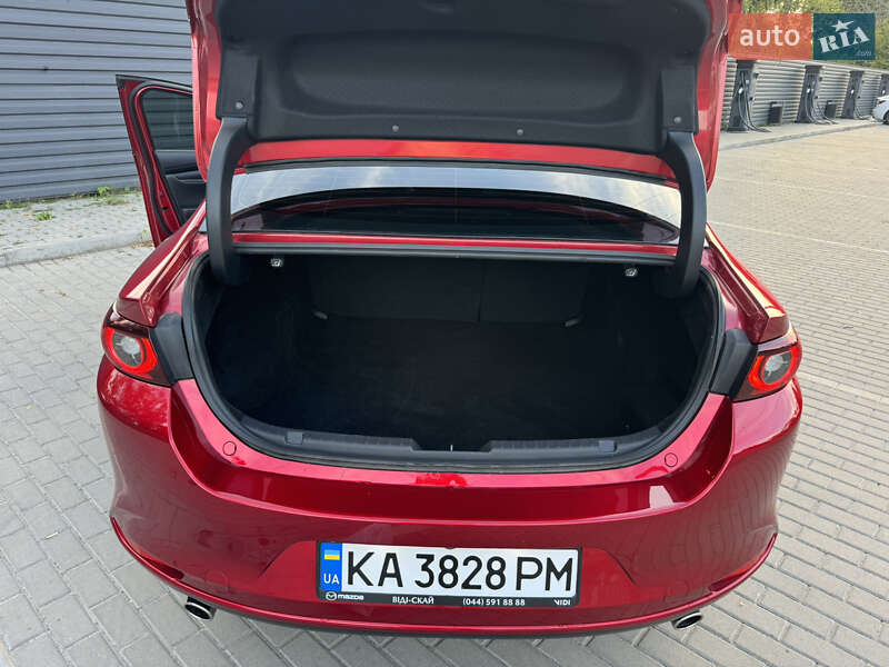 Седан Mazda 3 2023 в Киеве