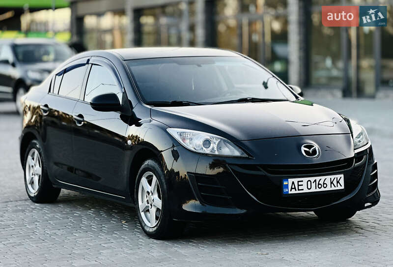 Седан Mazda 3 2010 в 