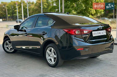 Седан Mazda 3 2015 в 