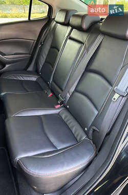 Седан Mazda 3 2015 в 