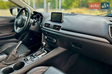 Седан Mazda 3 2015 в 