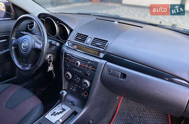 Седан Mazda 3 2004 в 