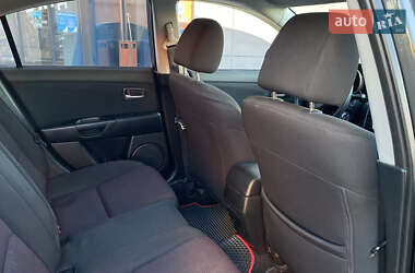 Седан Mazda 3 2004 в 