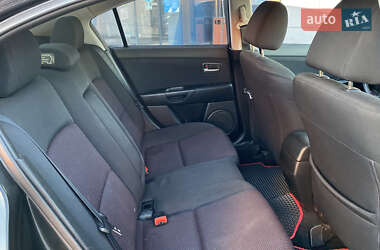 Седан Mazda 3 2004 в 