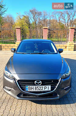 Седан Mazda 3 2018 в Дніпрі