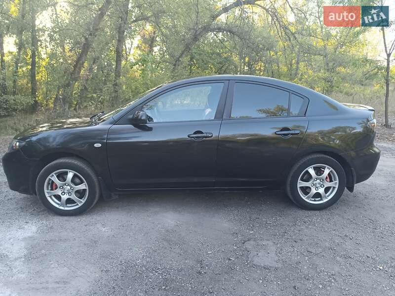Седан Mazda 3 2006 в Дніпрі