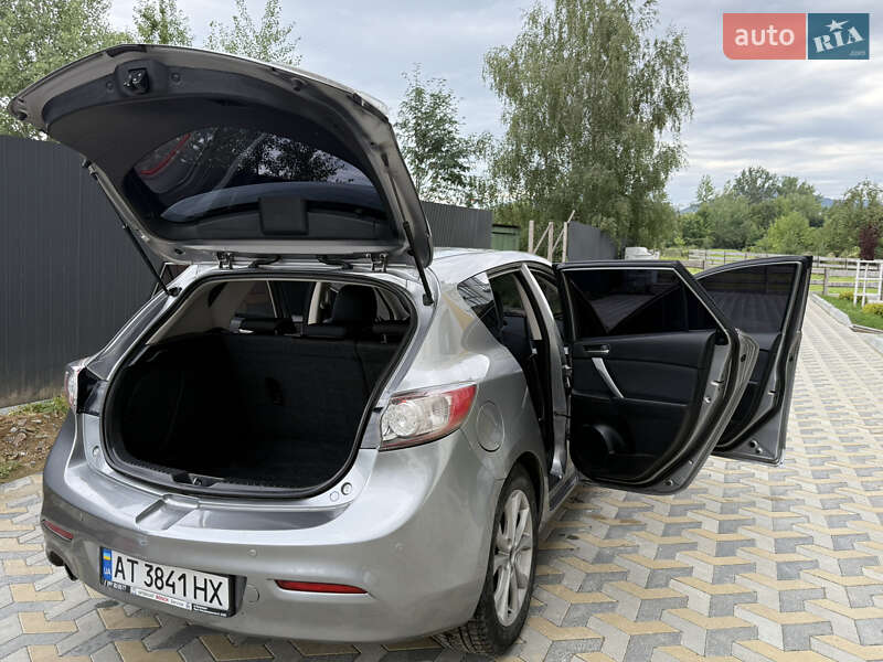 Хэтчбек Mazda 3 2010 в Надворной