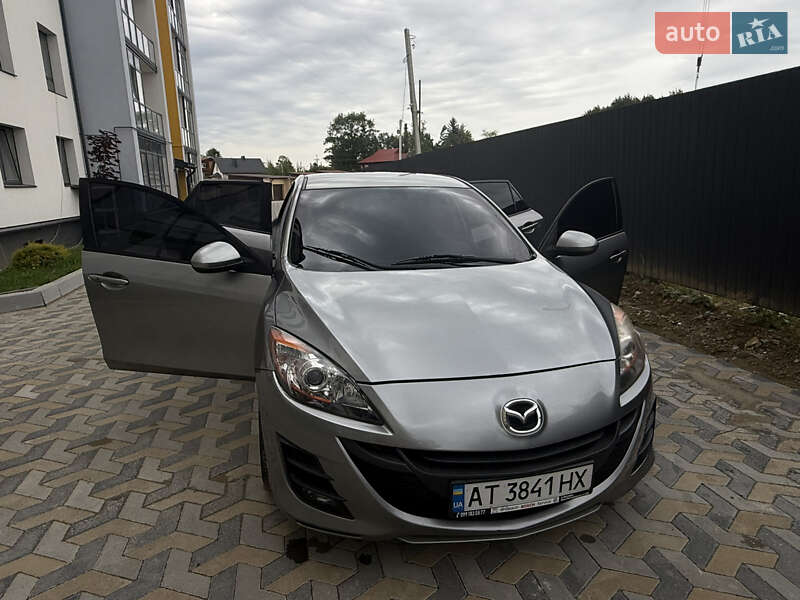 Хэтчбек Mazda 3 2010 в Надворной