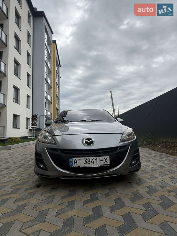 Хэтчбек Mazda 3 2010 в Надворной
