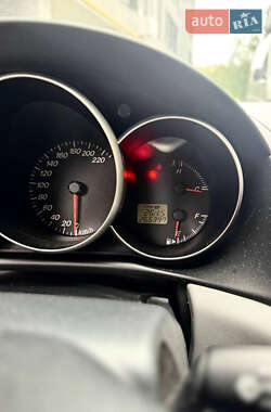 Хэтчбек Mazda 3 2005 в 