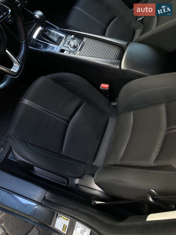 Седан Mazda 3 2017 в Киеве