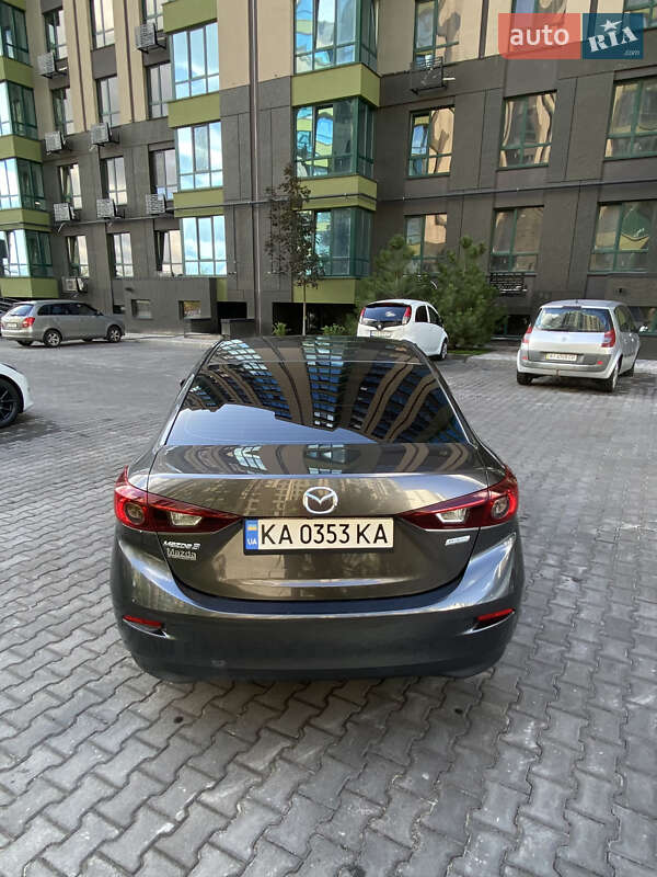 Седан Mazda 3 2017 в Киеве