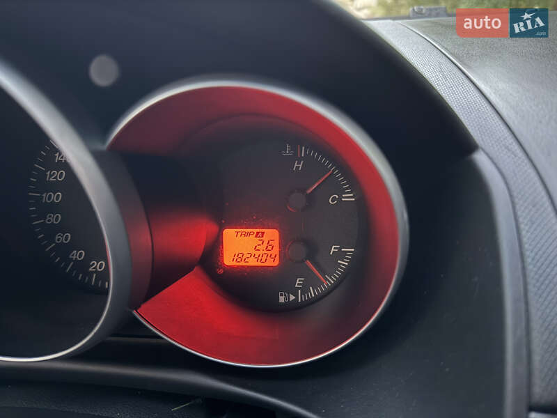 Седан Mazda 3 2003 в Луцке