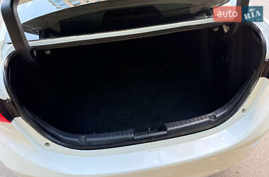 Седан Mazda 3 2014 в 