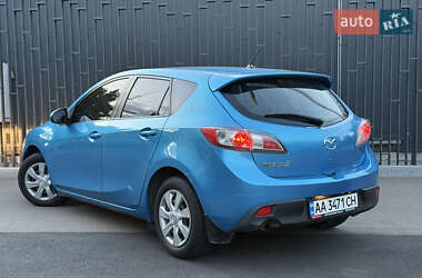 Хэтчбек Mazda 3 2010 в 