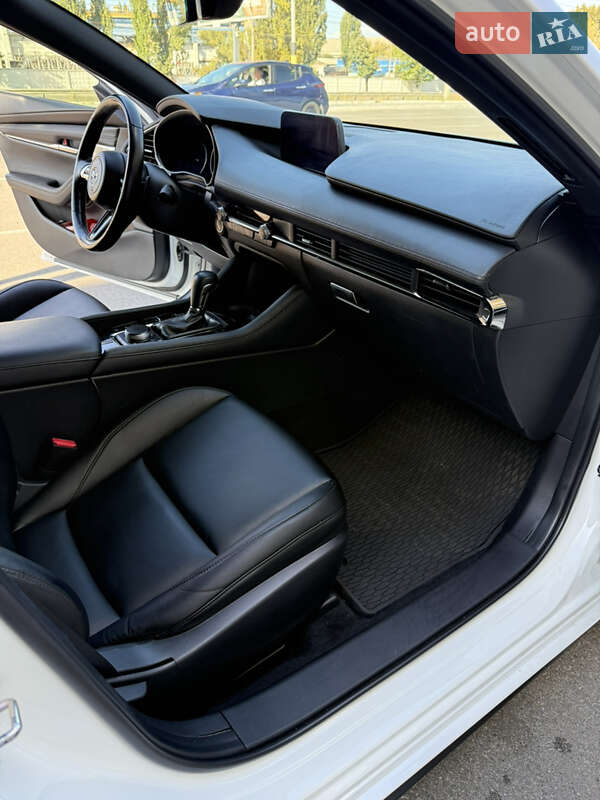 Хэтчбек Mazda 3 2021 в Киеве