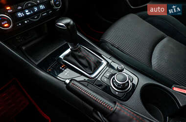 Седан Mazda 3 2015 в 