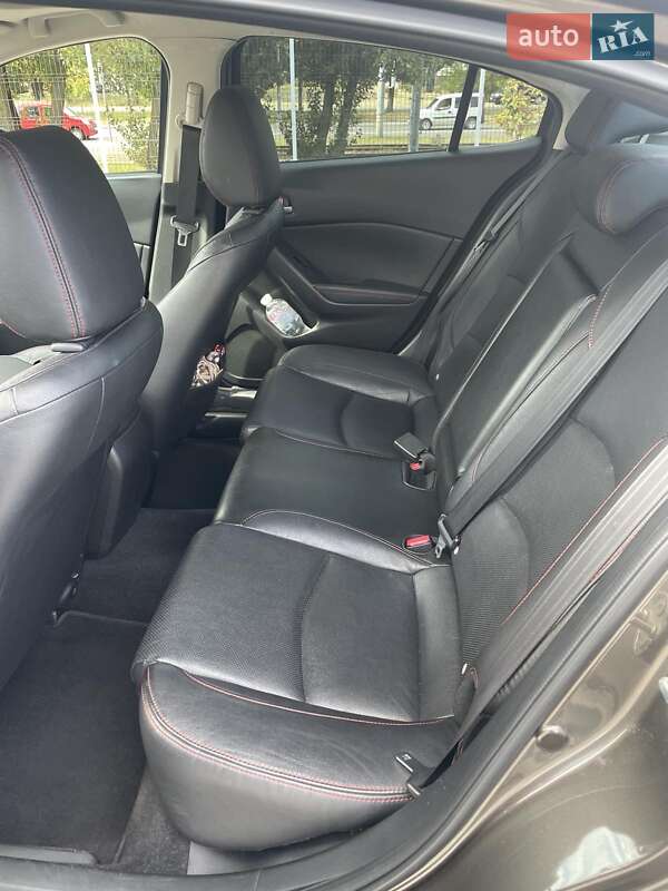 Седан Mazda 3 2014 в Киеве