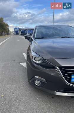 Седан Mazda 3 2014 в 