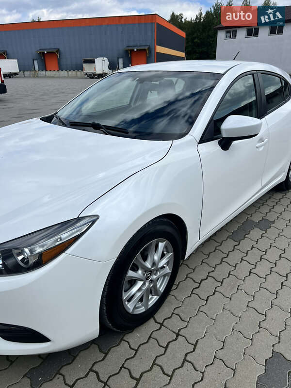 Хэтчбек Mazda 3 2017 в Львове