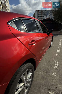 Хэтчбек Mazda 3 2015 в 