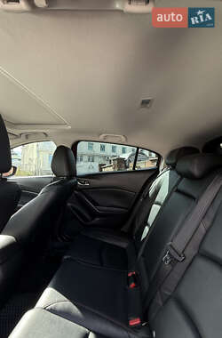 Хэтчбек Mazda 3 2015 в 
