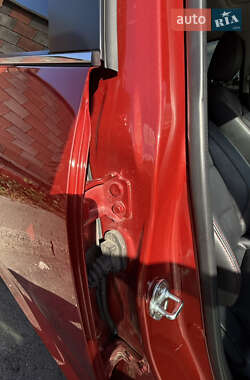 Хэтчбек Mazda 3 2015 в 