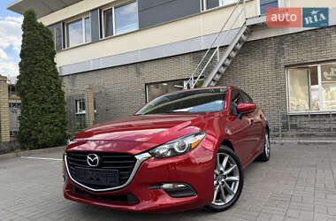 Седан Mazda 3 2018 в 