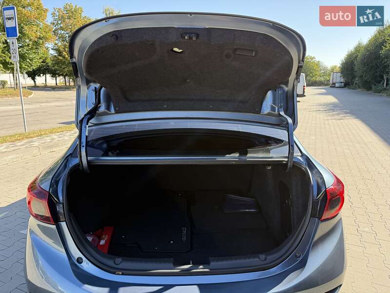 Седан Mazda 3 2015 в Белой Церкви