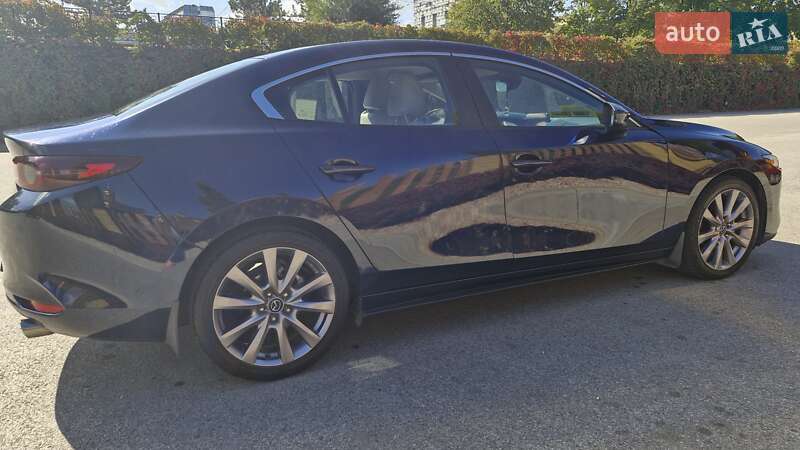 Седан Mazda 3 2019 в Днепре