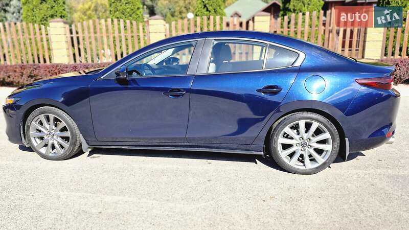 Седан Mazda 3 2019 в Днепре
